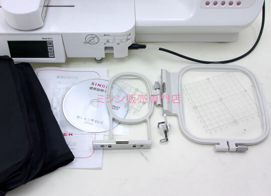 シンガー刺しゅう機シュシュEU-2の2種類の刺しゅう枠や刺しゅう枠テンプレート
