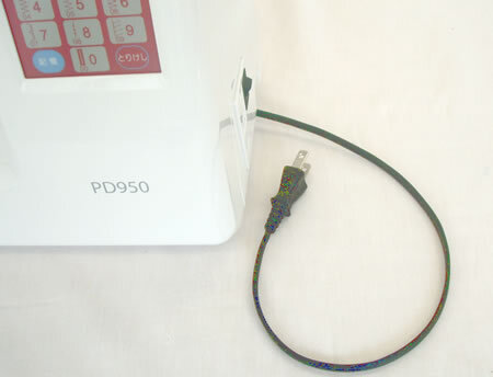 PD950の巻き込み式電源コード