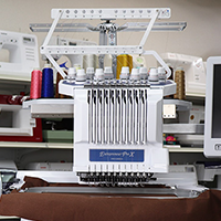 八幡山本社ショールーム（業務用刺しゅうミシン）